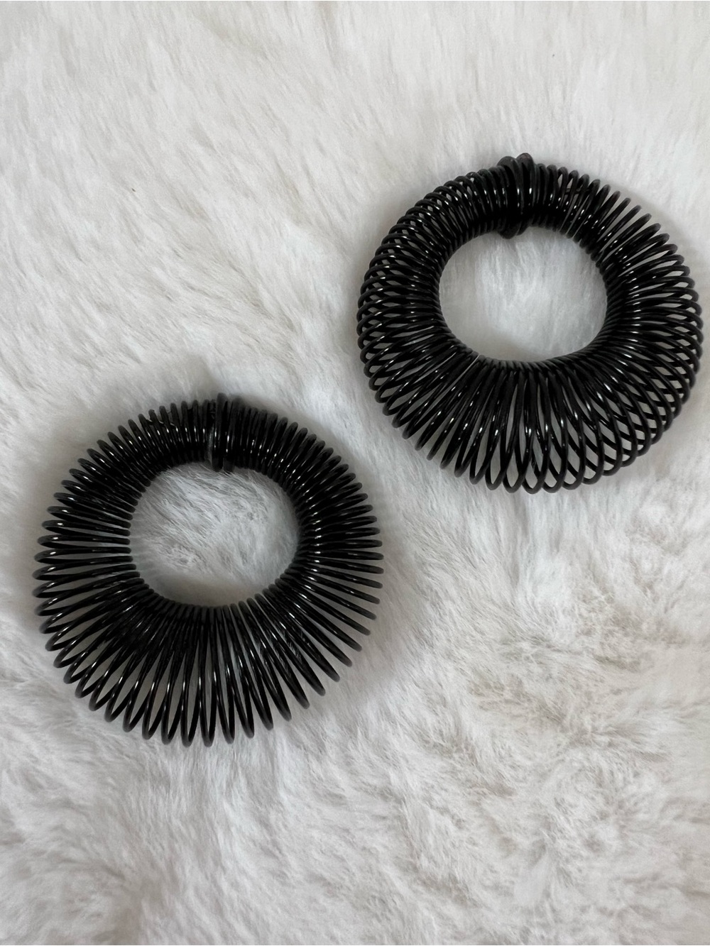 Retro 80s Slink Eze Black Spiral Coil Earrings